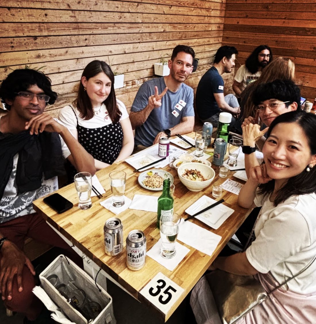 Konbini Nihongo guests of different Japanese levels sharing a table